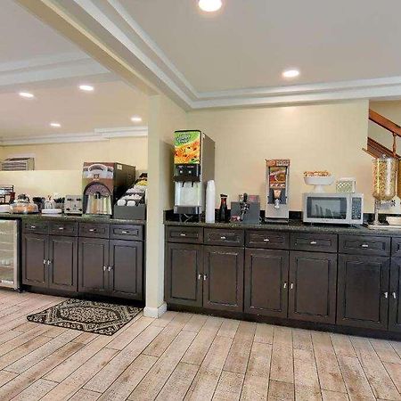Knights Inn Денвърс Екстериор снимка