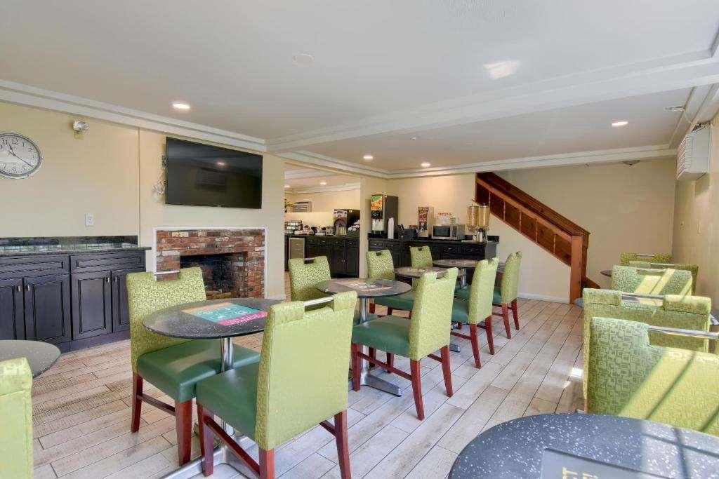Knights Inn Денвърс Екстериор снимка